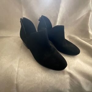 Reaction ankle bootie
